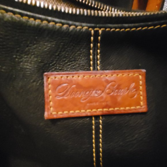 Dooney and Bourke black purse - Picture 5 of 8